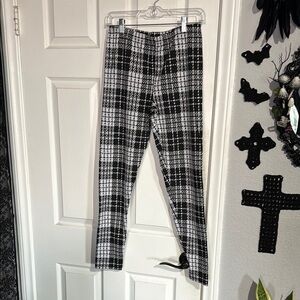 Black and White Plaid women’s leggings